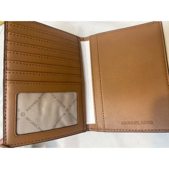 Michael Kors MK Jet Set Travel Brown Women's Bifold Wallet Passport Holder Case - Picture 3 of 3